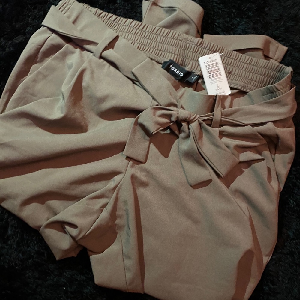 Dark Taupe Crepe Self tie tapered pant